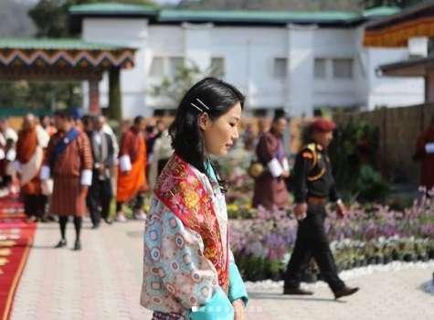 Pesona Ratu Jetsun Pema, Paras Cantiknya Bikin Meleleh