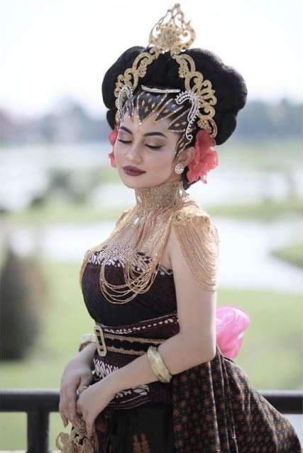 Potret Artis Cantik Dandan ala Pengantin Jawa, Bikin Pangling!