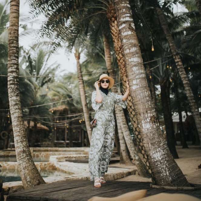 9 Pesona Bibi Alraen Istri Rifky Balweel yang Kini Berhijab, Banjir Pujian!