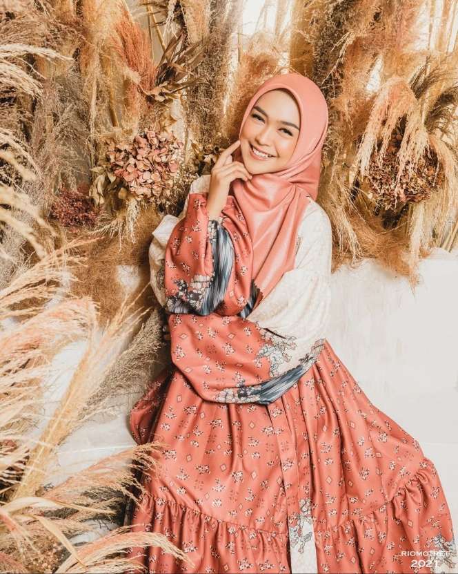 Pemotretan Ria Ricis, Oki Setiana Dewi dan Shindy Kurnia, Ketiganya Bak Anak Kembar!