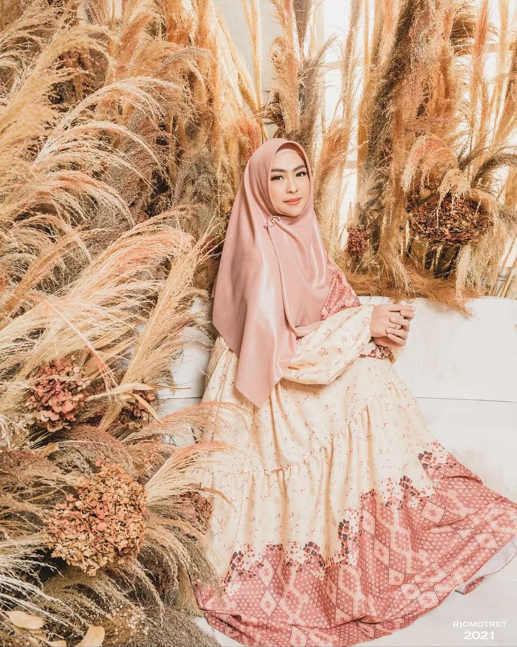 Pemotretan Ria Ricis, Oki Setiana Dewi dan Shindy Kurnia, Ketiganya Bak Anak Kembar!