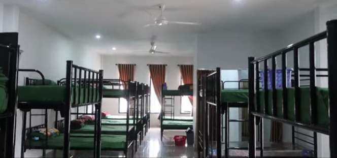 Direnovasi Jadi Pesantren, Inilah Penampakan Rumah Mendiang Ayah Ria Ricis