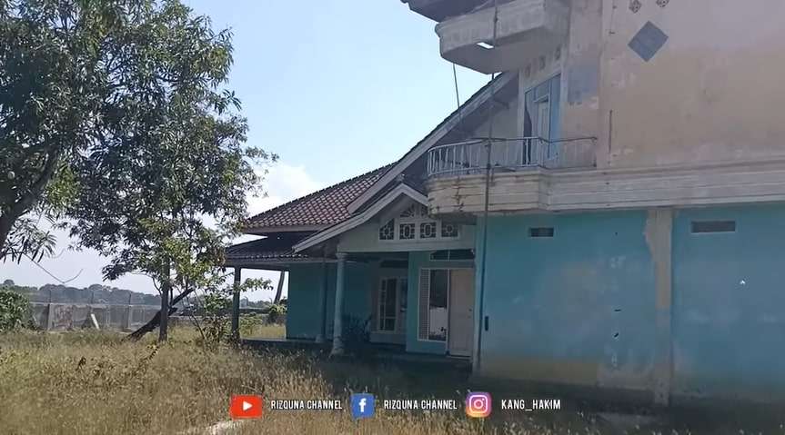 Penampakan Rumah Mewah Tak Berpenghuni Milik Bos TKI, Ada Brankas Uang di Dalamnya