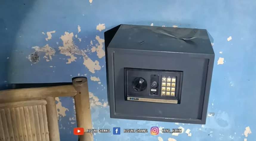 Penampakan Rumah Mewah Tak Berpenghuni Milik Bos TKI, Ada Brankas Uang di Dalamnya