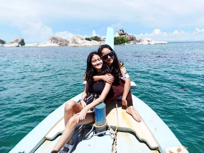 9 Potret Risma Nilawati Eks Istri Ferry Maryadi dengan Putrinya, Susah Bedain Mana Ibu-Anak