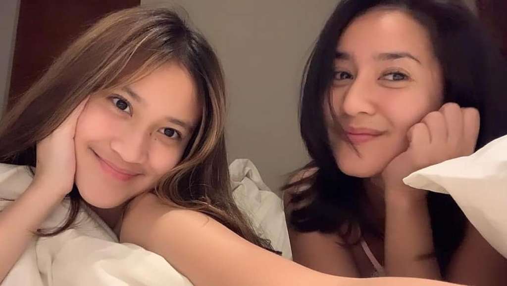 9 Potret Risma Nilawati Eks Istri Ferry Maryadi dengan Putrinya, Susah Bedain Mana Ibu-Anak