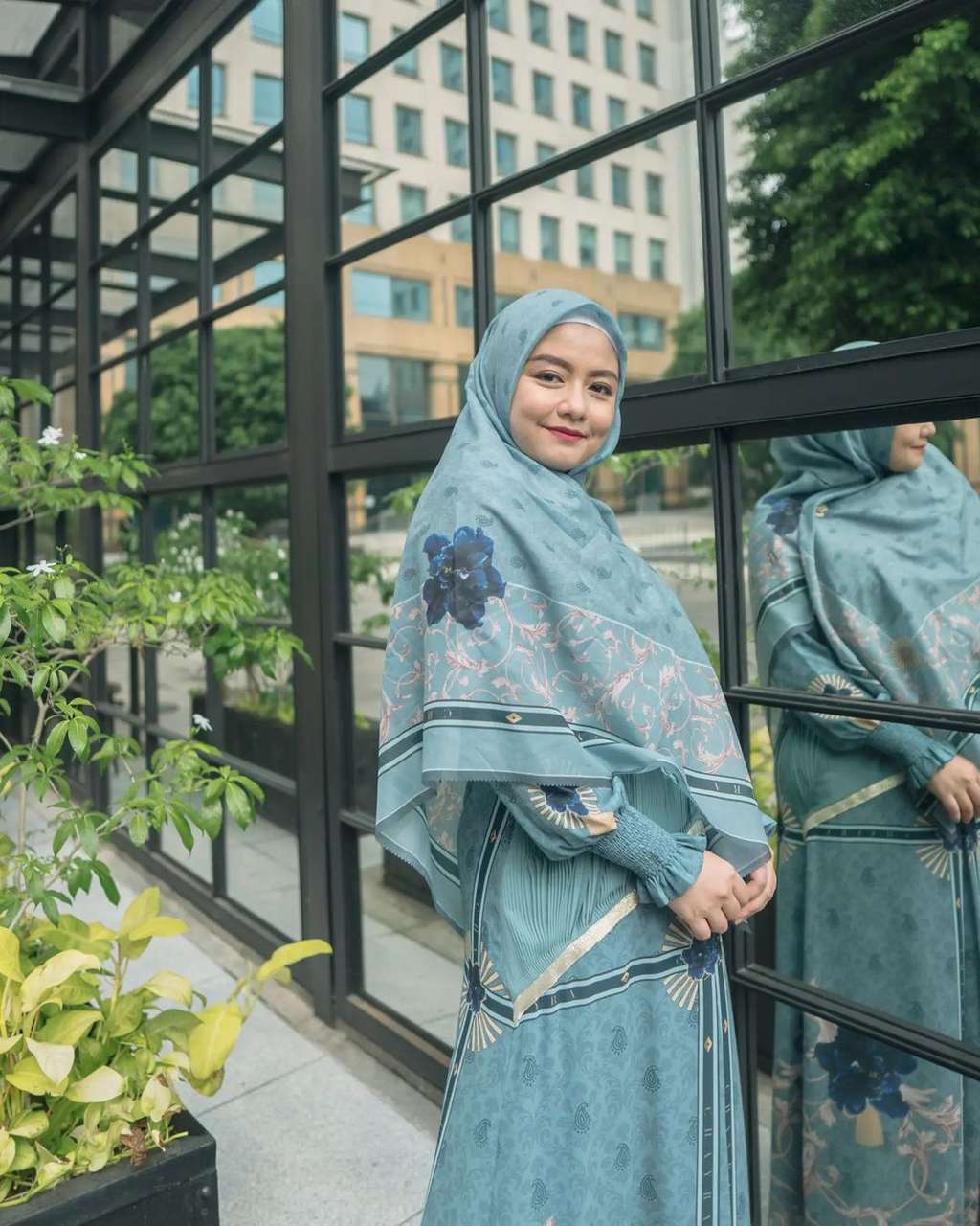 Potret Terbaru Tika Ramlan, Makin Cantik usai Mantap Berhijab