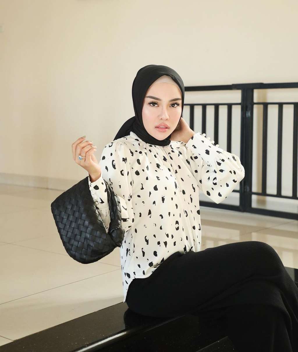 Sederet Kontroversi Medina Zein, dari Penggelapan Uang sampai Masalah KDRT