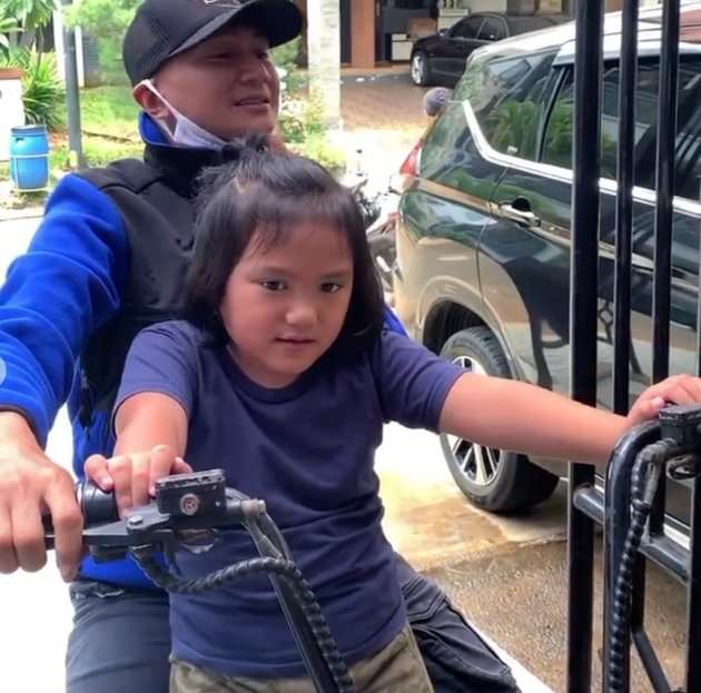 13 Artis yang Besarkan Anak Berkebutuhan Khusus, Sosok Orangtua Tangguh!