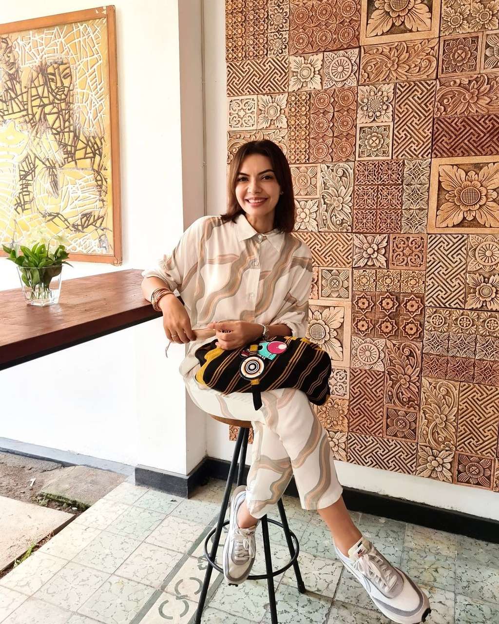 12 Potret Najwa Shihab Liburan ke Jogja, Jogging di UGM sampai Diskusi Bareng Pemuda