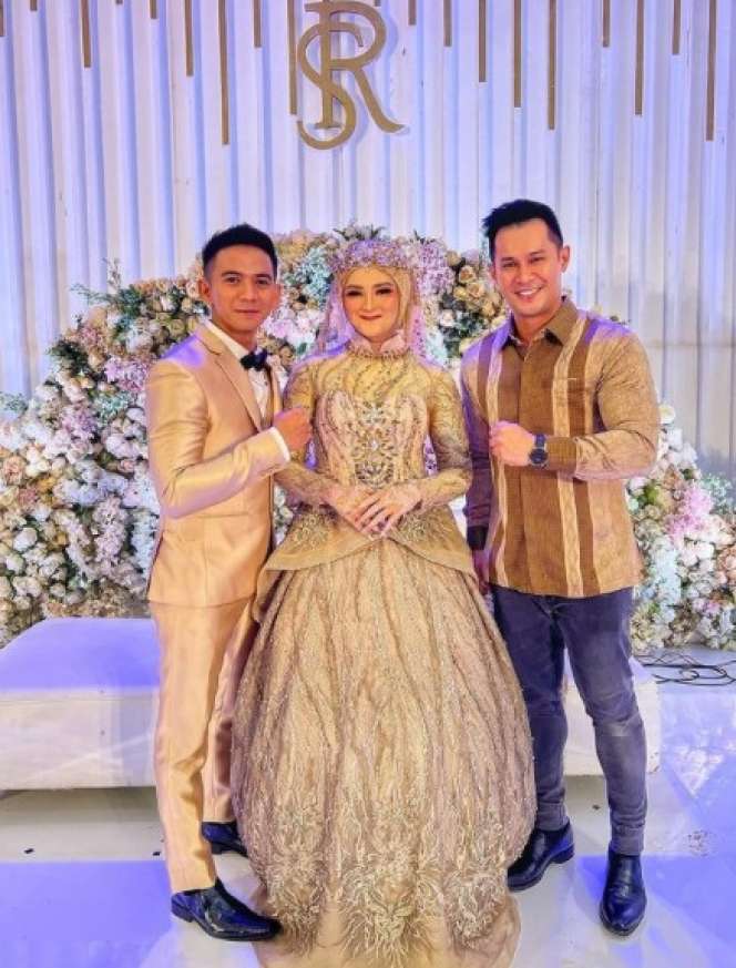 Gaya Fashion Sederet Selebriti di Pernikahan Ridho D'Academy dan Syifa