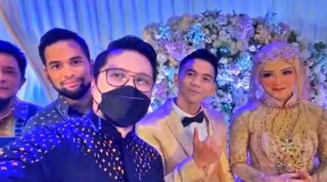 Gaya Fashion Sederet Selebriti di Pernikahan Ridho D'Academy dan Syifa