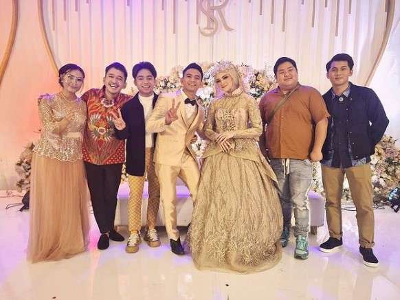 Gaya Fashion Sederet Selebriti di Pernikahan Ridho D'Academy dan Syifa