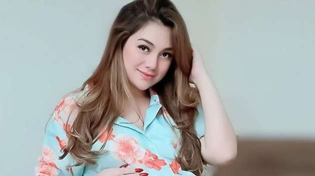 9 Seleb Jadi Single Parent di Usia Muda, Ada yang Menjanda Saat Umur 22 Tahun