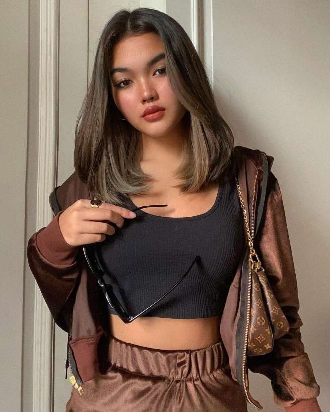 9 Foto Cantiknya Anak Liza Natalia, Sudah Tampil Berani di Usia 15 Tahun!