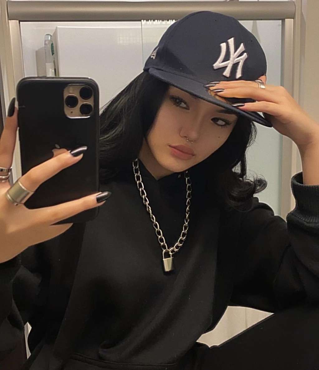9 Foto Cantiknya Anak Liza Natalia, Sudah Tampil Berani di Usia 15 Tahun!