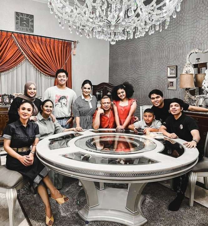 Momen Kebersamaan Krisdayanti dan Aurel, Sikap Raul Lemos ke Atta Bikin Salfok