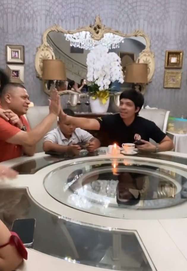 Momen Kebersamaan Krisdayanti dan Aurel, Sikap Raul Lemos ke Atta Bikin Salfok