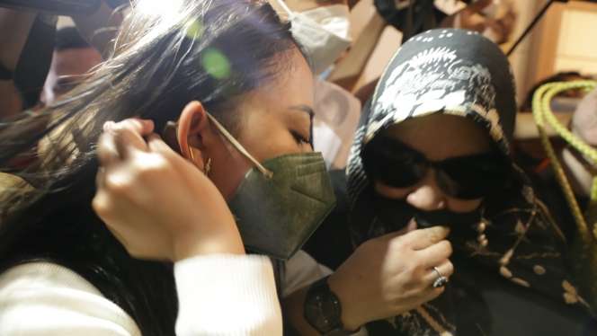 FOTO: Ekspresi Rachel Vennya dan Kekasihnya Salim Nauderer Saat Diperiksa Polisi