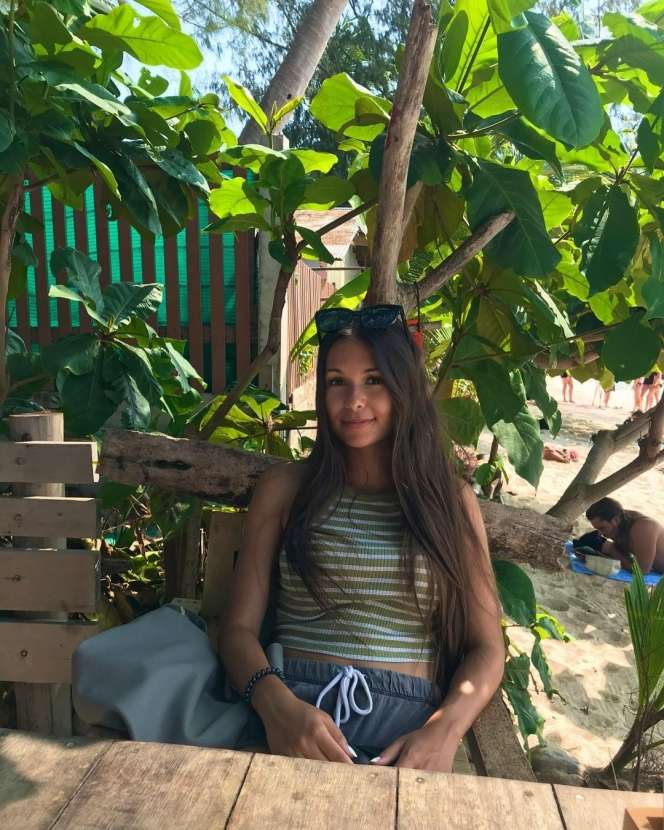 10 Potret Ria Andrews, Youtuber Cantik Diduga Pacar Baru Stefan William
