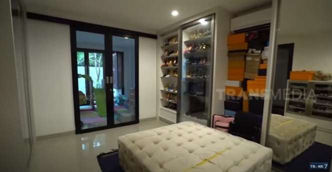14 Foto Adu Mewah Rumah Baim Wong & Nikita Mirzani, Mana Lebih Tajir?