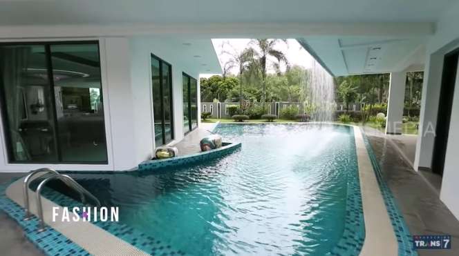 9 Foto Rumah Mewah Janda Kaya yang Pacari Berondong Mantan ART-nya