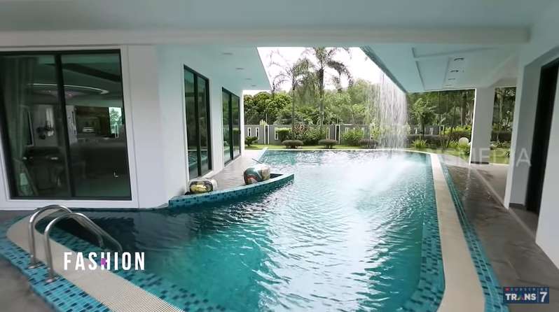 9 Foto Rumah Mewah Janda Kaya yang Pacari Berondong Mantan ART-nya