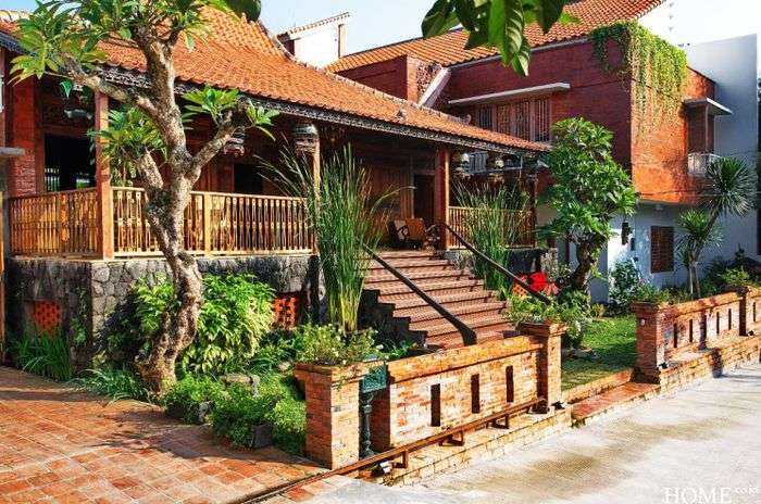 6 Seleb Ini Miliki Rumah Berkonsep Tradisional, Punya Irfan Hakim Mewah Banget Ditaksir Harganya Rp7 M