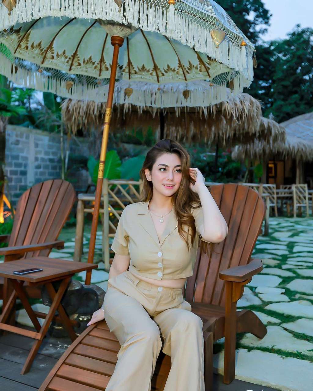 9 Gaya Berani Celine Evangelista usai Bercerai, Makin Bodygoals Abis!