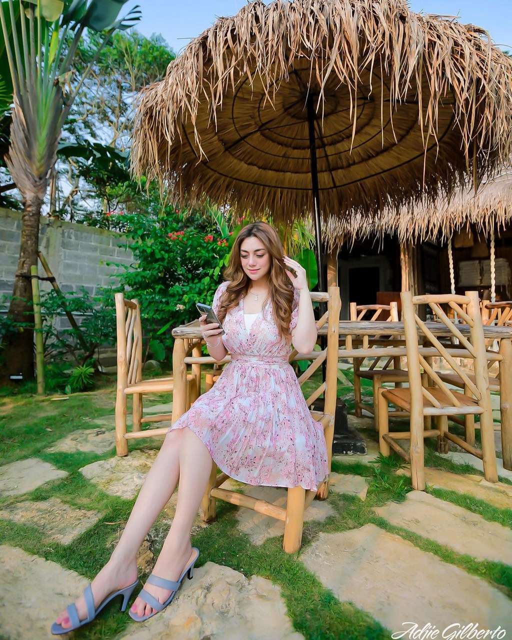 9 Gaya Berani Celine Evangelista usai Bercerai, Makin Bodygoals Abis!