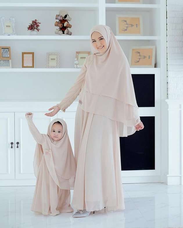 Gemes! Potret Princess Kayla dan Adelia Wilhelmina Kenakan Baju Kembaran