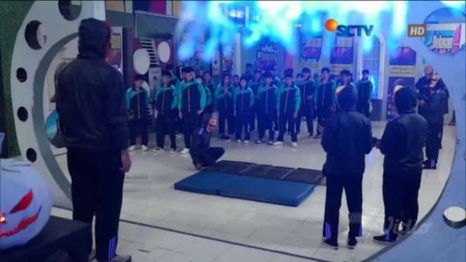 8 Potret Pemain Jendela SMP Syuting Adegan Mirip Squid Game