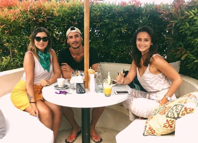 8 Foto Kakak Perempuan Vincent Verhaag, Kecantikannya Jadi Omongan!