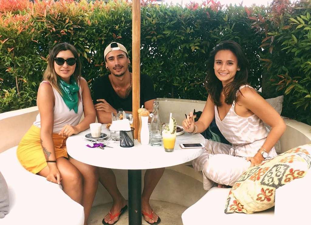8 Foto Kakak Perempuan Vincent Verhaag, Kecantikannya Jadi Omongan!