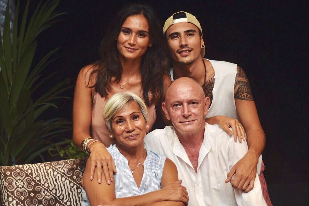 8 Foto Kakak Perempuan Vincent Verhaag, Kecantikannya Jadi Omongan!