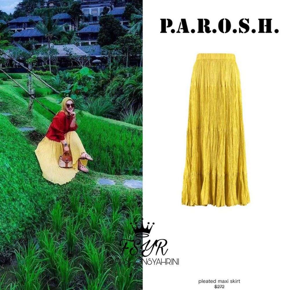 8 Fashion Item Syahrini Saat Liburan di Labuan Bajo, Harga Sandalnya Bisa Beli Motor!