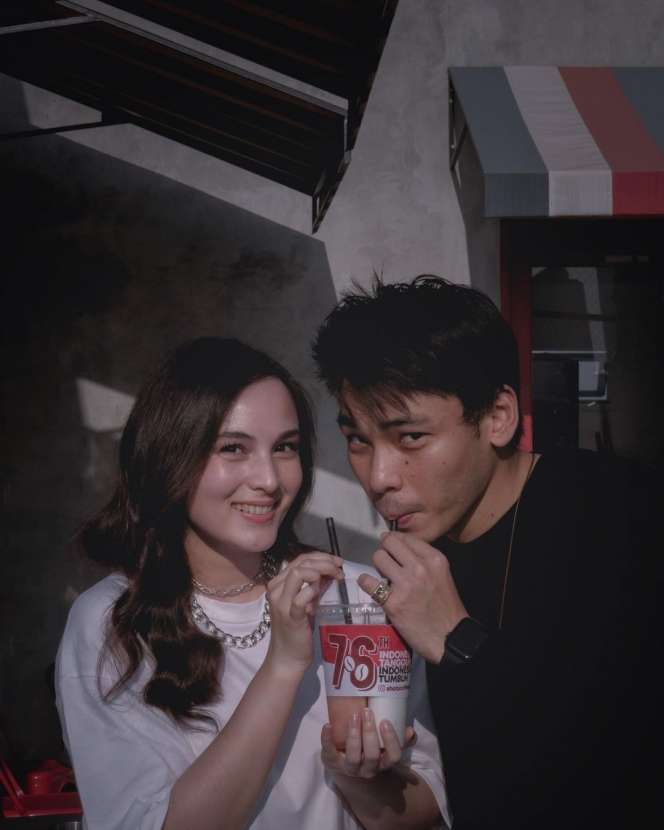 7 Potret Rob Clanton, Calon Suami Chelsea Islan Ternyata Bukan Orang Sembarangan!