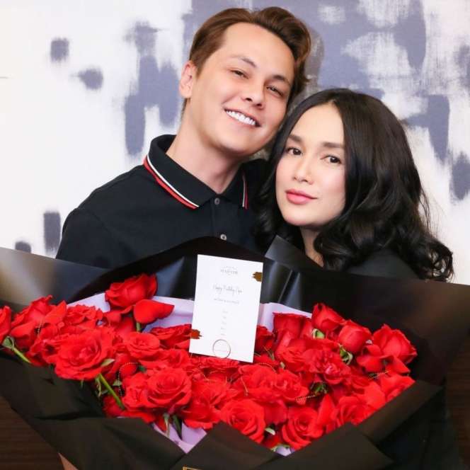 8 Artis Ini Punya Panggilan Unik Pada Pasangan, Antimainstream Banget!