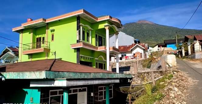 10 Potret Rumah Mewah Milik Petani Sayur di Lereng Gunung Slamet, Pas Lihat Isi Dalamnya Bikin Terkejut!
