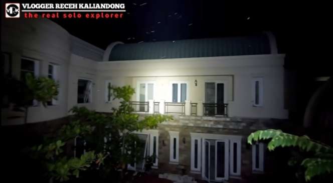 8 Potret Rumah Bos Sampoerna Terbengkalai, Bak Istana Lengkap Bentengnya