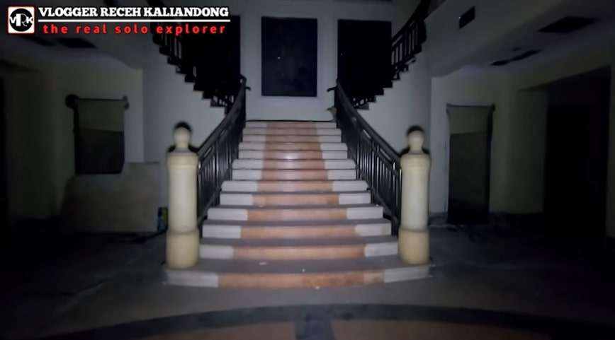 8 Potret Rumah Bos Sampoerna Terbengkalai, Bak Istana Lengkap Bentengnya