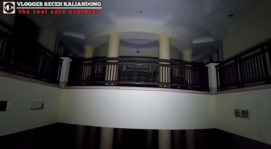 8 Potret Rumah Bos Sampoerna Terbengkalai, Bak Istana Lengkap Bentengnya