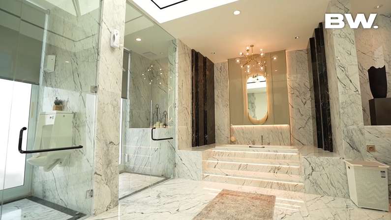 15 Potret Mewahnya Rumah Shandy Purnamasari Crazy Rich Malang, Toiletnya Bikin Melongo!