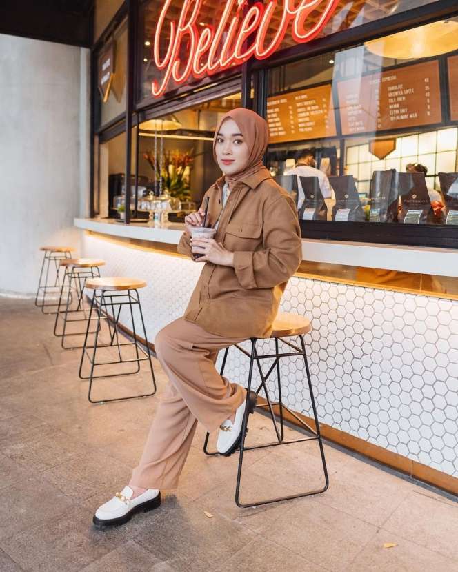 8 Potret Cantiknya Ririe Fairus Sekarang, Jadi Glow Up dan Gaul Abis!