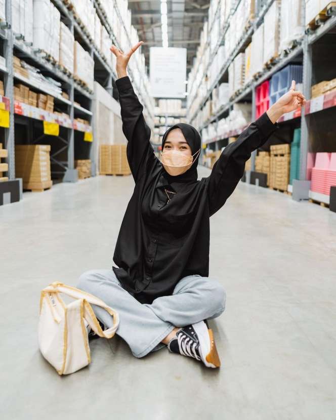 8 Potret Cantiknya Ririe Fairus Sekarang, Jadi Glow Up dan Gaul Abis!