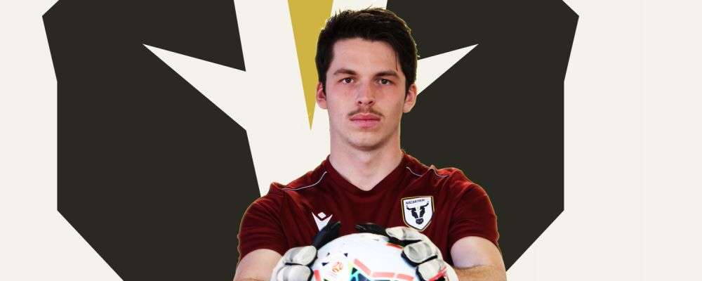 7 Potret Kemiripan Kiper Timnas Australia dengan Atta Halilintar, Plek Ketiplek!