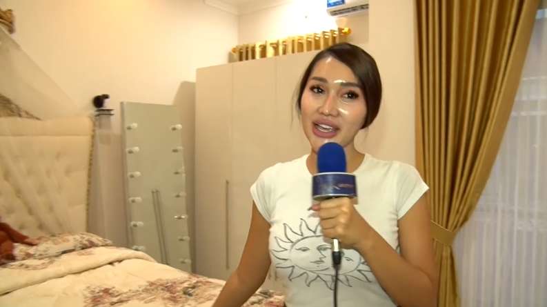 8 Potret Mewahnya Kamar Tidur Lucinta Luna, Wow Kasurnya Berlapis Emas!