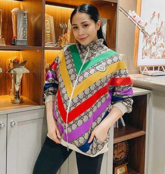 5 Seleb Cantik Ini Tetap PD Miliki Rambut Beruban, Nagita Slavina Tak Mau Dicabut