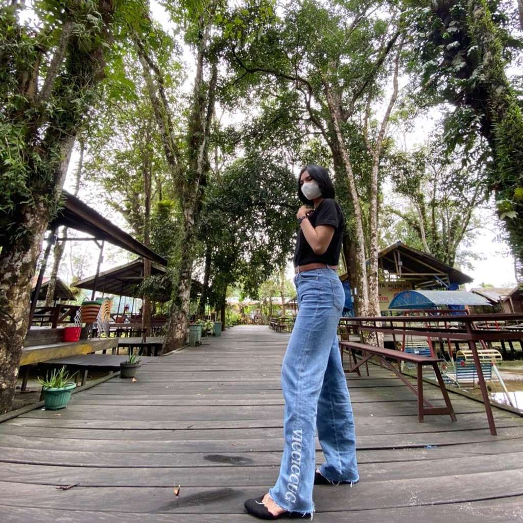 7 Potret Polwan Cantik Dian Asih yang Viral, Paras dan Body Bak Model Terkenal!