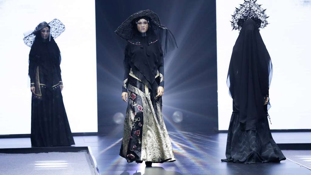 FOTO: Semarak 157 Desainer dan 797 Looks Fashion Muslim di ISEF 2021